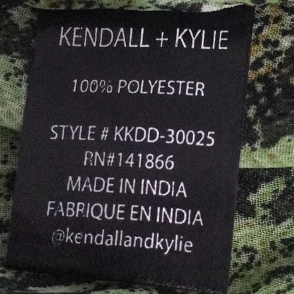 NWT Kendall + Kylie Ruffle Sleeve Kimono with Tie Snake Lace Green Medium - Picture 4 of 4